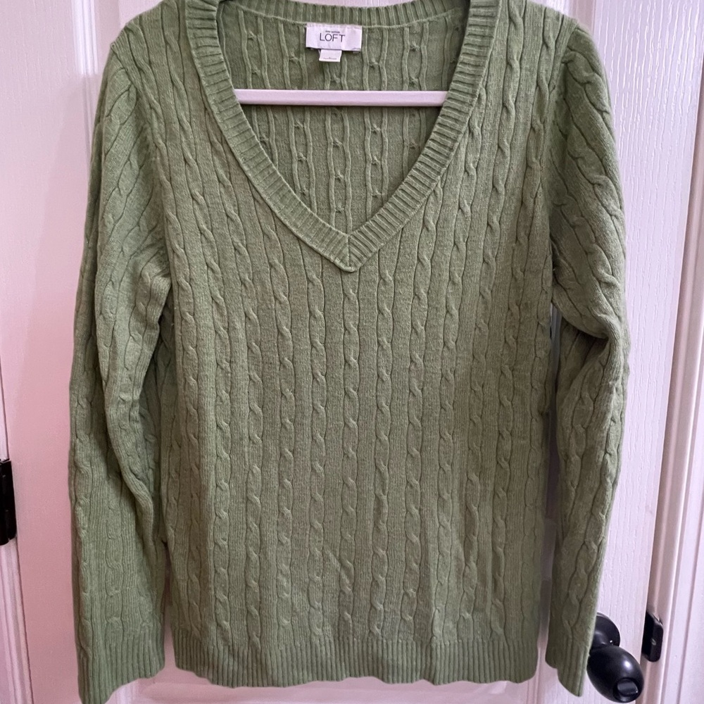 LOFT L Green Cable Knit V Neck Sweater